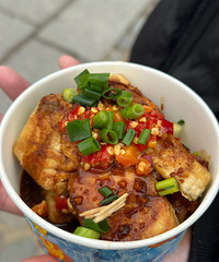 ���յ���ɫë�������ǳԹ���ûը֮ǰ������һ��Ũ�ܵİ�ë��