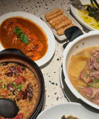 �е�С��Ľ���˲͹ݣ�4���˳���700�࣡