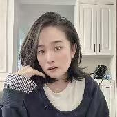 82������Ůʿ�Ҷ���