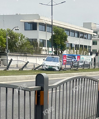 ˾�������˻��Ǵ��˯�أ�ײ���Ĺ�·�й�糵������ˡ�