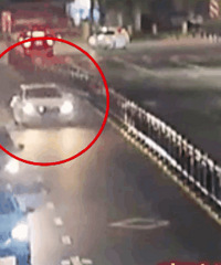 ���ν�ͷͻ���¹� ����һ������˾�������ˣ��Ǹ��������ݵģ�