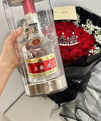 男生肯定会喜欢这份礼物吧?有酒还有花