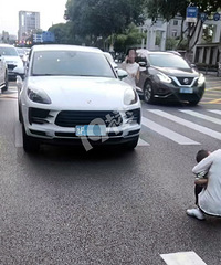 �·����ˣ�һ����ʱ�ݰ����߲����� ֱ�Ӱ�·��ײ���ˣ�