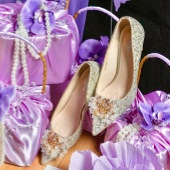 ����ɫ��Ь��ķ���