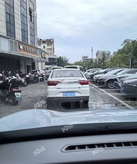 ʲô���£���ôС��·ƫƫͣ�м䣬�������һ������