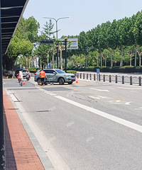 ����Ժ�ϳ������������͵�ƿ��ײ���ˣ���ƿ������ڳ��ס�