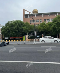 今早上外秀洲门口这是怎么撞的?