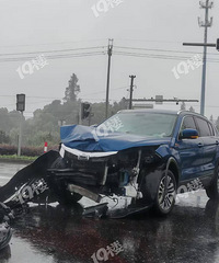 �·���糵����������ײ��ô�͵���