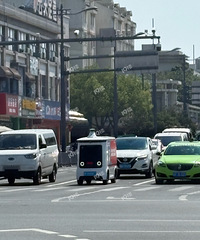 ���ˣ�·�ϵ�һ�μ����˾������˿�ݳ� ��С�����𲽻�ͦ��ġ�