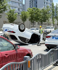 ����ͻ����С���ſڴ󷭳���