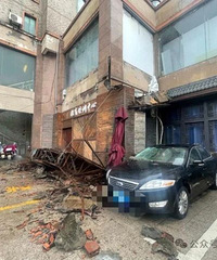 �������˳���ͣ��λ�ﱻ����Ĺ�����һ��ˣ���ҵ�ͷ������೶Ƥ