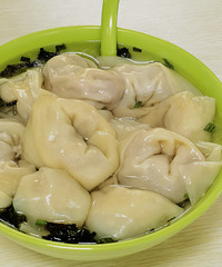 这家店的馄饨烧麦真的是从小吃到大啊!肉馅超饱满!