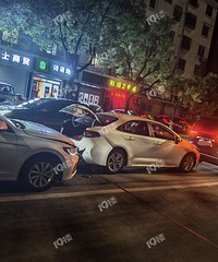 �鲨·��������׷β���ⶼ��ײ�ϣ���