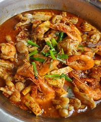 �ڵ��˼���һ��С���ֺóԵĲ�Ӭ���ӣ�