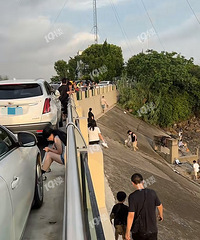 ����ɽͷ������ɽ��...������ɽͷ�Ϻ������˺���������ˣ�