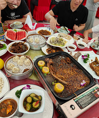 �Ͱ������µľ�ϯ��С���Ӷ���������