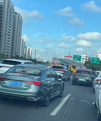 �߼ܽ���³��ҵ�ԭ���ˣ�����ײ�������ˡ�