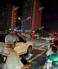 ����ĳ·�� �����������˺ܶ�Ǯ��