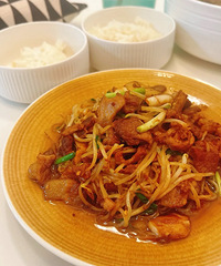晒晒家常美食!油爆罗氏虾、豆芽炒肉、芹菜牛肉汤...