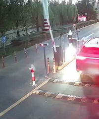 �⳥˭����С�����ڵĵ�բ��̧�� ������˾��ͽ�����䡭