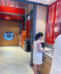 打卡王鹤棣去过的横店味舵主重庆火锅!两个人吃的很饱!