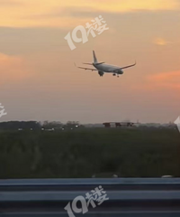 �ö��˿����ˣ���������Ͽ��мܴ�ɻ������Ϻ������Է���