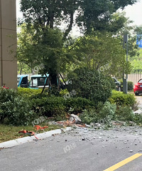 ����ĳ�߲�С��ǽ�����䣡��Σ�հ�...