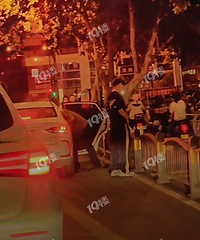 ����·������һĻ����ת������ͣ�³�����������һ��ֱ����