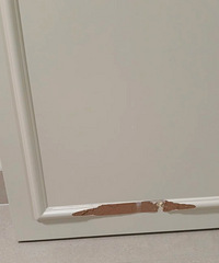 把门板上的线条刮掉了一点,这个是不是只能整个换掉了…