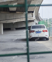 ͣ���Ϻ��߼����³���һ���ˣ�������F��ʬ���ǣ�