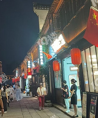 �żٵ���ʱ���ºӽֵĹ���ζ���Ѿ���Ũ����