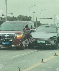 ���ϴ������¶¶£�ԭ����������ײ�ˡ�