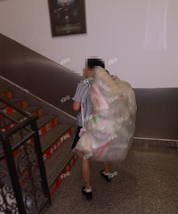 ����װ����賿1�㿴��һ��ѮŮ�Ӳ��м��Ʒ��������ģ�