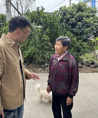 һ����ȥһƬ���ڣ�����������κ��ھӣ�����һ��¥��