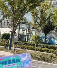 ���������������ͨ����״ʵ�ģ��еĵ���ͣ�ˣ��е�Χ����û��