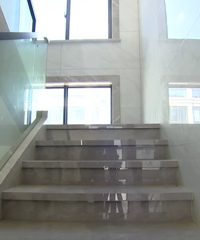 �������ұ����ˣ�������ͷ���������ۡ�