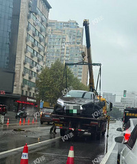 �����¹ʶ࣡�����г�ײ����������һ����Ϳ��