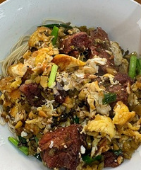 ��˵��ͩ����óԵ���ݣ�С�ŵ�������İ���