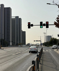 �ҳ��������ӣ����˽��������·���źŵƽ���̬�Ż�