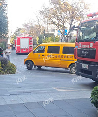 ��ĩʱ��������С�����³���糵����¼������ҡ�