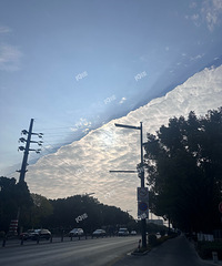 ������������ټ�����̧ͷһ����գ��̲�ס������