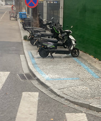 �⡰���򡱻����ط��˰ɣ�ä����ͣ��λ��