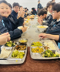 У԰��ů�����������ۺ�������ѧУ�Ե�զ����