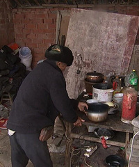 ����8Ѯ����ס����ǽ �ϲ���ȥС����!լ���ر�Ů�����·�