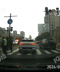 �������·��ͬһλ�ã����������������̻����ˡ�