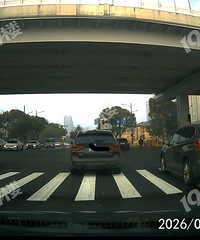 �������·��ͬһλ�ã����������������̻����ˡ�