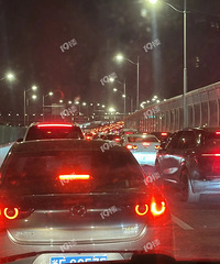 ������������߷��ϼ��˸߼ܵĶ�����ʿ����