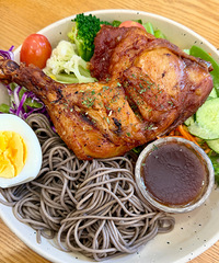 �ڼ��˷�����һ�Ҿ޺óԵ���ʳ���������Ⱥô������