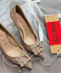 ˭��ܾ�һ˫ˮ��Ь��