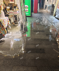 ����ȥ��Ϫ������ �����м���񿾮�Ǻ���ð��ˮ��ˮ�ܱ��ˣ�